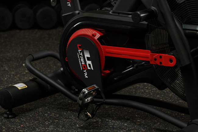 Полупрофессиональный аэробайк UltraGym UG-AB006